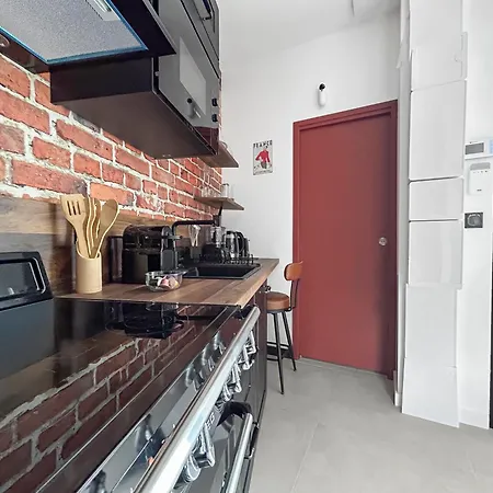 104 Lumineux Avec Terrasse A Apartment *