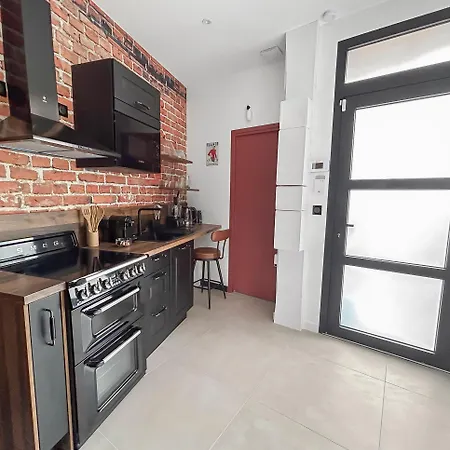 104 Lumineux Avec Terrasse A Apartment *